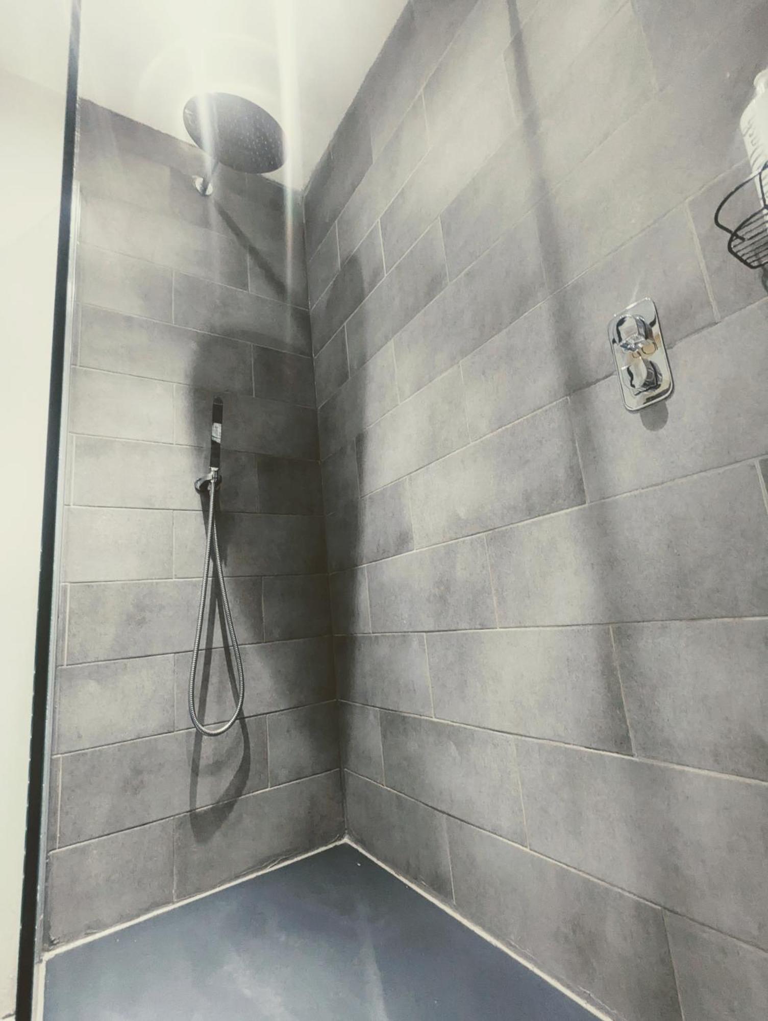 One The Mews Apartment Glasgow Bagian luar foto
